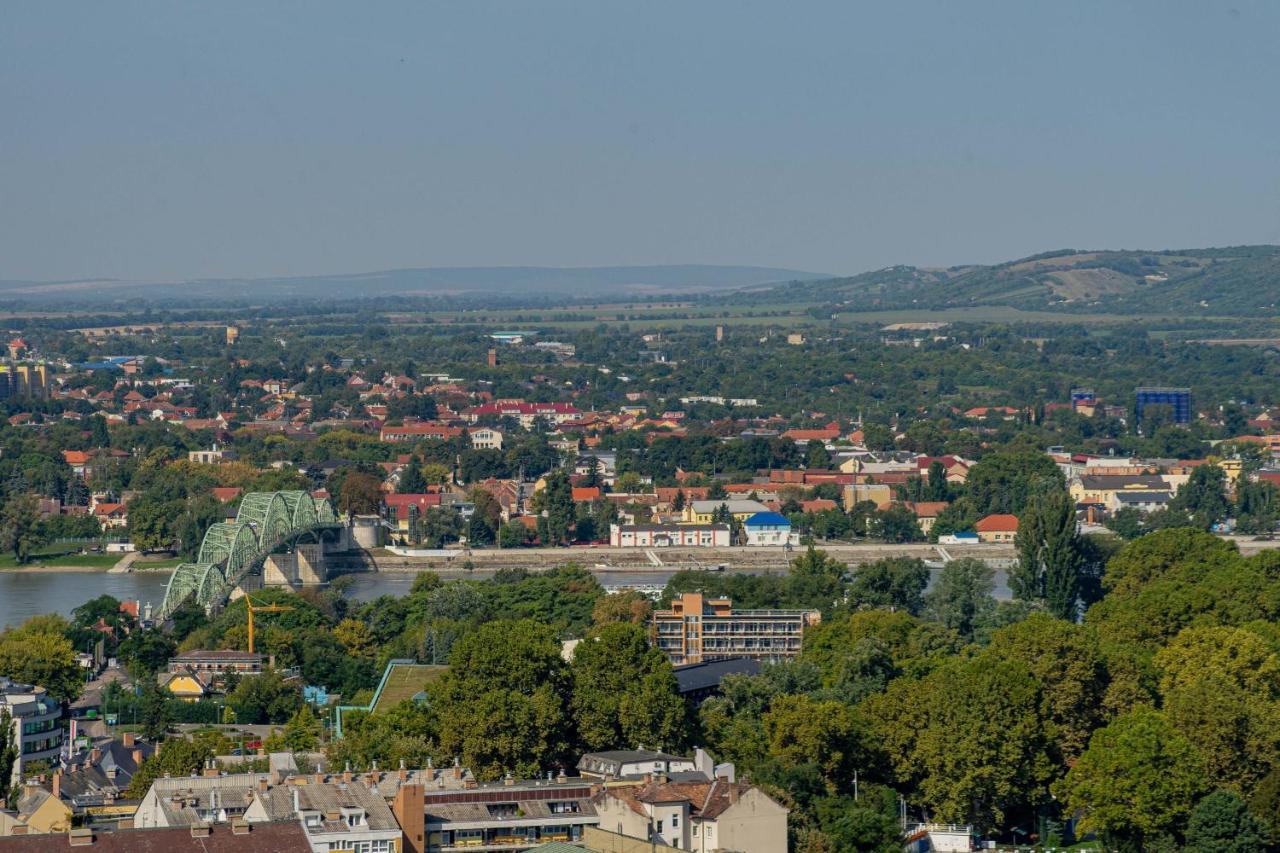 Panorama Apartmanhaz Esztergom Exterior photo